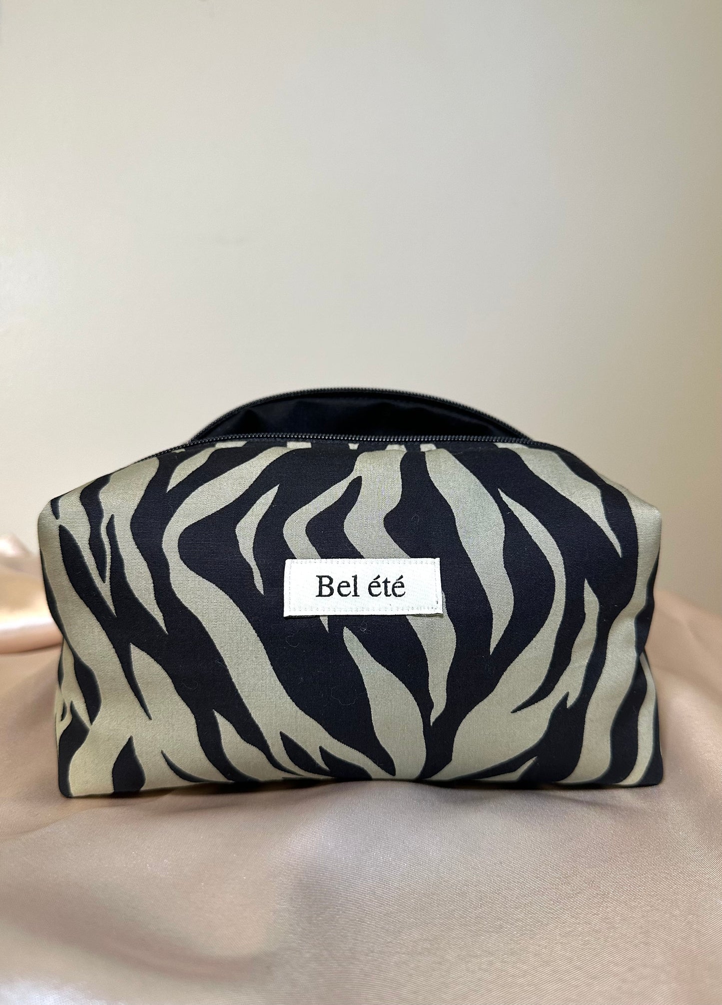 Caramel Box Pouch -Noir Safari