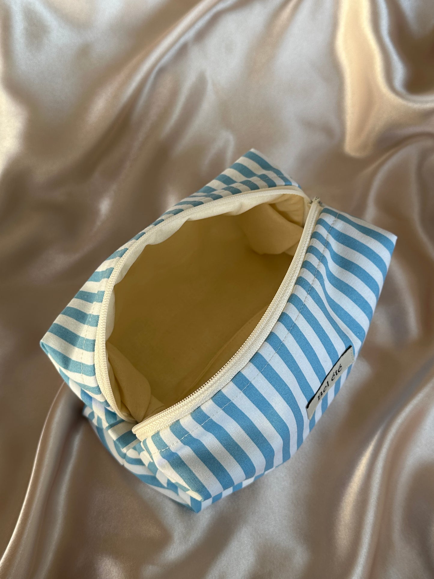 Caramel Box Pouch -stripe light blue