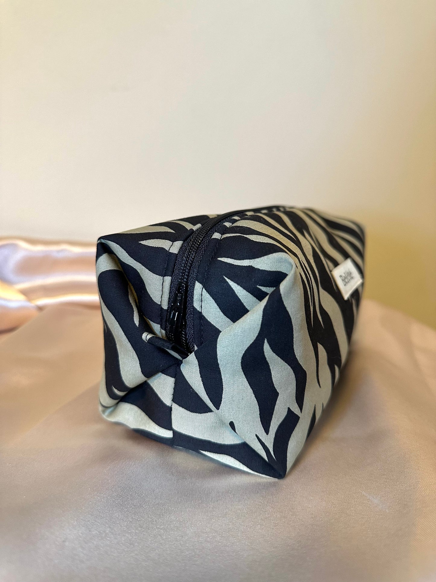 Caramel Box Pouch -Noir Safari